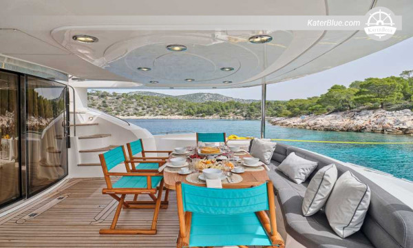 Sunseeker 75 Cyclades Highlights Adventure – Athens Crewed Charter to Kythnos, Syros, Mykonos, Delos, Paros, Antiparos & Serifos (7N/8D)