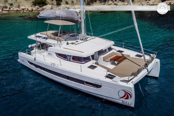 Týdenní charterový katamarán Bareboat Bali 4.6 – Alimos Marina Atény – Sarónský záliv Poros Dokos Spetses Hydra Moni Aegina – 7 nocí