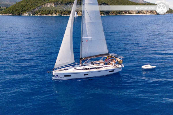 Noleggio senza equipaggio Bavaria C38 dal porto turistico di Lefkada – Itinerario di 7 notti tra Cefalonia, Itaca e Meganissi nelle Isole Ionie