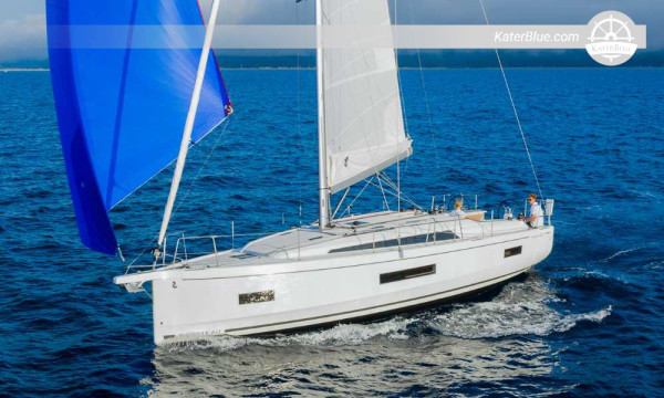 Beneteau Oceanis 40.1 Cyclades Bareboat Week - Alimos, Kythnos, Syros, Kea e Sounio (8 ospiti)
