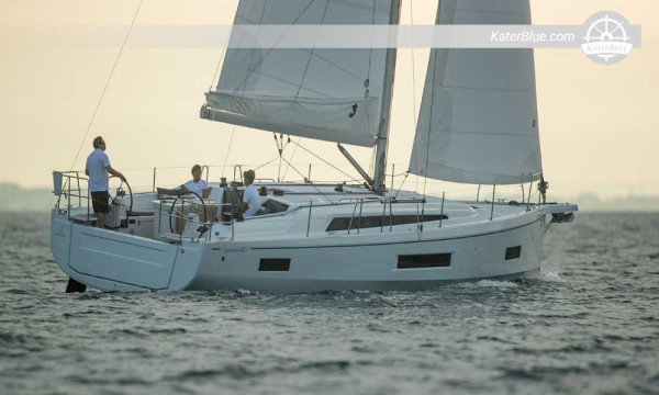 Beneteau Oceanis 40.1 Settimana estesa delle Cicladi - Alimos, Paros, Mykonos, Syros, Kea e Sounio (8 ospiti)