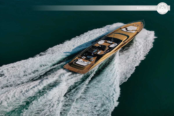 رحلة بحرية لمدة 7 أيام مع طاقم على متن يخت فاخر من شركة AK ROYALTY - من البحرين إلى الإمارات العربية المتحدة وسلطنة عمان عبر مضائق مسندم مروراً بالفجيرة وصحار
