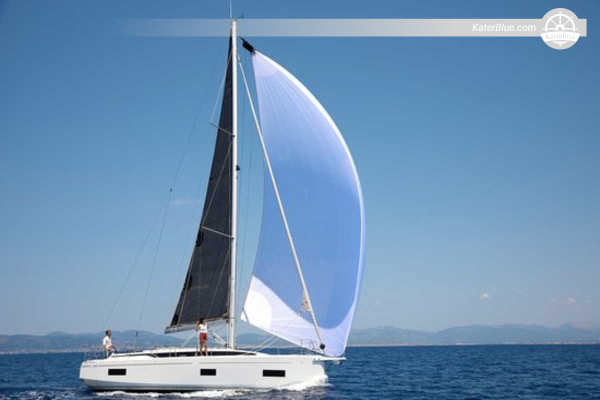 Noleggio senza equipaggio Bavaria C38 dal porto turistico di Lefkada – Itinerario di navigazione di 7 notti nelle Isole Ionie: Preveza, Parga, Syvota, Paxos e Antipaxos.