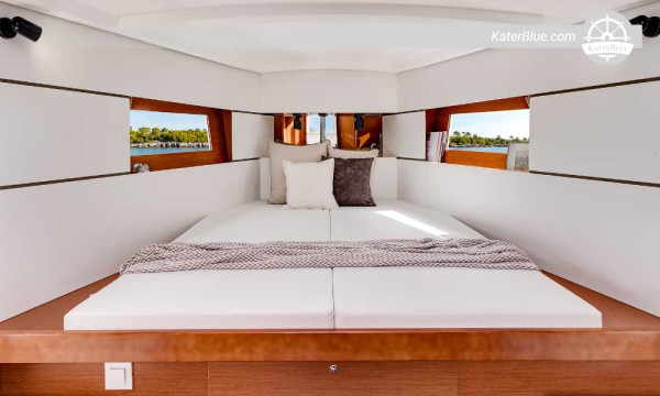 Location de Beneteau Oceanis 38 sans équipage au départ de la marina de Lefkas – Route de la mer Ionienne via Paxos et Antipaxos
