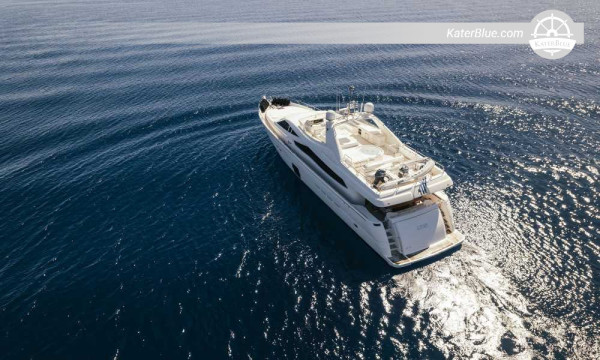 Hidden Cyclades Serenity – Ferretti 830 Fly Weekly Crewed Charter from Athens