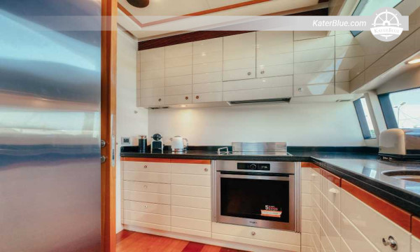 Ancient Wonders & Island Charm – Ferretti 830 Fly Weekly Crewed Charter from Athens