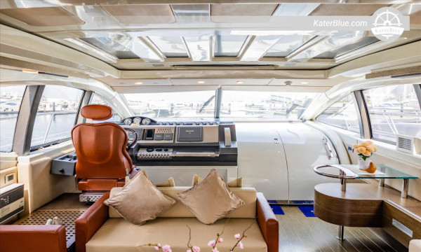 Azimut 68 Abu Dabi ve Batı Adaları Dubai Marina'dan Haftalık Kiralama