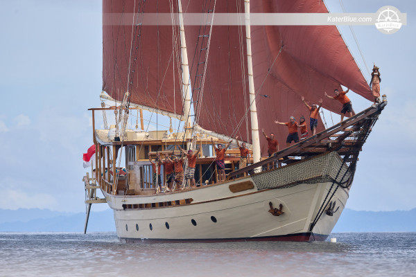 Privat båtcharter med skeppare över natten - Labuan Bajo till Padar Island, Pink Beach och Komodo nationalparks solnedgång (40,2 m, upp till 14 gäster)