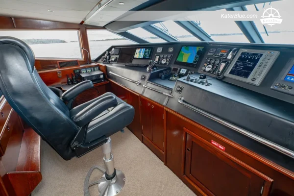 1983 Lloyds Ships 115 Superyacht en aluminium de 35 m, conçu par Benetti, héliporté, AMSA 1E/2C – Sanctuary Cove, Queensland