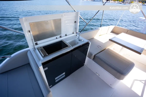 2025 Fairline Squadron 50 15.24m Flybridge, 3 Cabins, Twin Volvo IPS650 (960hp), Williams Jet Tender – For Sale Seattle (Duty Paid)