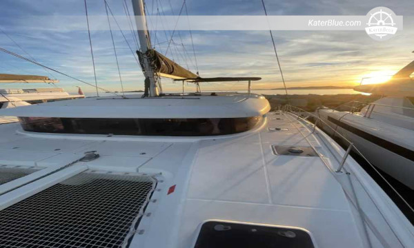 7-Day Côte d’Azur Bareboat Lagoon 42 Charter from Saint-Tropez to Cannes & Antibes