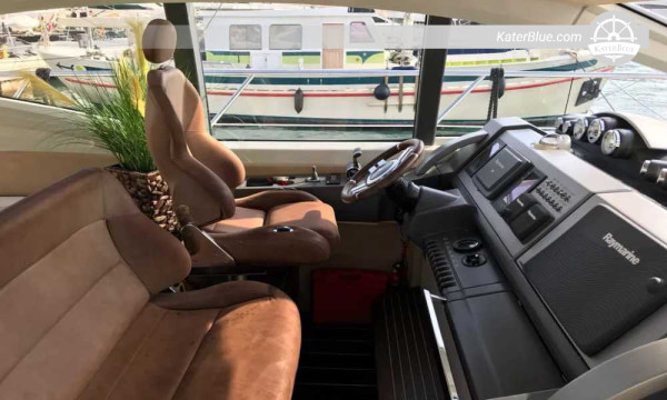 Iate a motor de alto desempenho Azimut 68S (2005) à venda – 20,7 m – 3 cabines – Motor MAN 2720 hp – Ilhas Baleares, Espanha