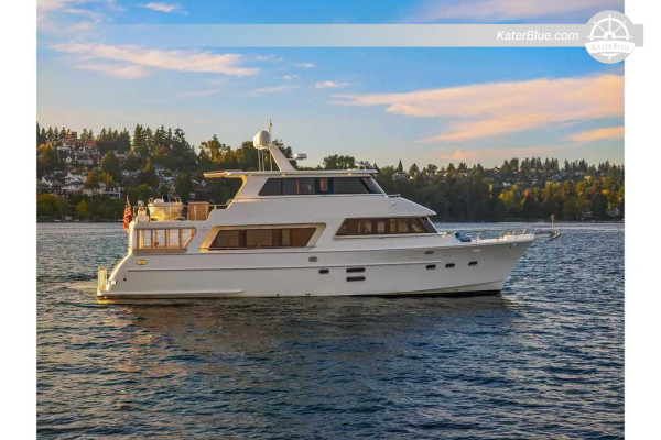 2014 Hampton 720 Skylounge LRC 21.95m, 3 Cabins + Crew, Twin CAT C18, 1,800nm Range – For Sale in Seattle (US Flag)