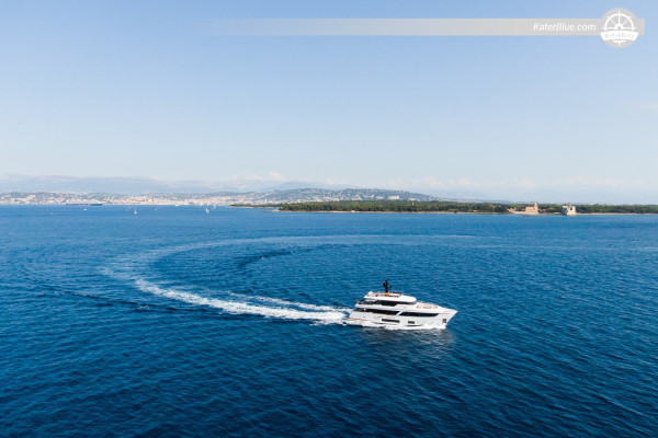 Custom Line 2021 – Yacht for Sale – 28m Luxury Yacht, 5 Guest Cabins – Dubai, United Arab Emirates