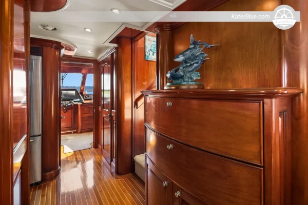 2001 Rayburn Flush Deck Motor Yacht for Sale – 23.16m – Bellevue USA