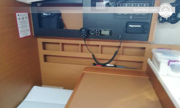 Jeanneau Sun Odyssey 410 (2020) 12.35m Sailing Yacht, 3 Cabins 8 Berths, Bow Thruster, Tender, Piraeus Greece