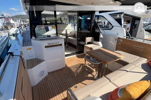Wellcraft 44 Explorer 2026 for Sale – 13.39m, Triple Outboards, Split