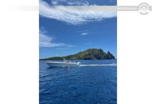Fusion 31 2022 for Sale – 9.45m Center Console, Twin Yamaha 300hp, Martinique