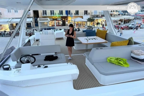 Na prodej: 2023 Leopard 53 Powercat 16,18 m, 4 kajuty + posádka, Yanmar 2x496HP, Glyfada Řecko