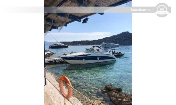 Prodej: 2006 Bayliner 325 10,67m motorová jachta, 2 kajuty, Twin MerCruiser 270HP, Atény, Řecko