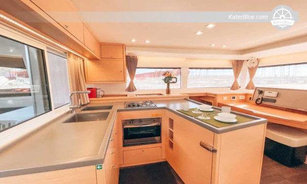 Lagoon 450S (2019) 13.96m Catamaran, 4+1 Cabins, Greek Flag, VAT Unpaid, Generator + Watermaker + A/C, Piraeus Greece