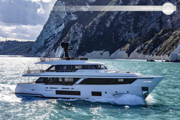 28m Custom Line Luxury Superyacht - 7-Day Central Red Sea Islands Cruise from Jeddah (Abu Madafi Area)