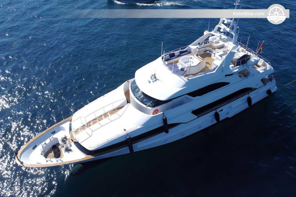 Abu Dhabi 7-tägiger Yachtcharter mit Crew auf einer 35 m langen Benetti-Yacht - Hochseereise im zentralen Arabischen Golf