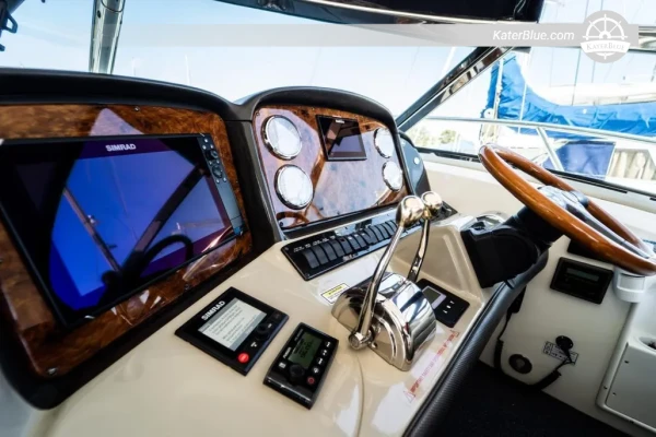 Sea Ray 425 Sundancer (2005) 12.50m Sport Cruiser, Twin Cummins 375hp, Bow+Stern Thrusters, Lithium+Solar+Watermaker, Piraeus Greece