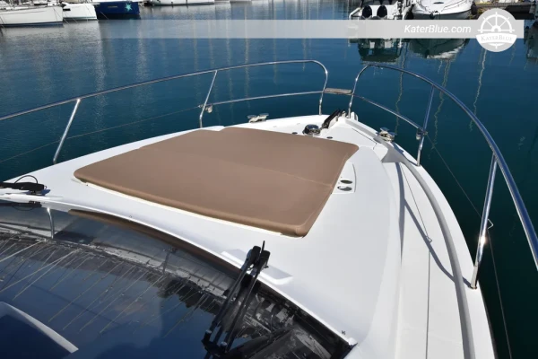 Sealine C330 2016 Motor Cruiser for Sale in Corfu Greece