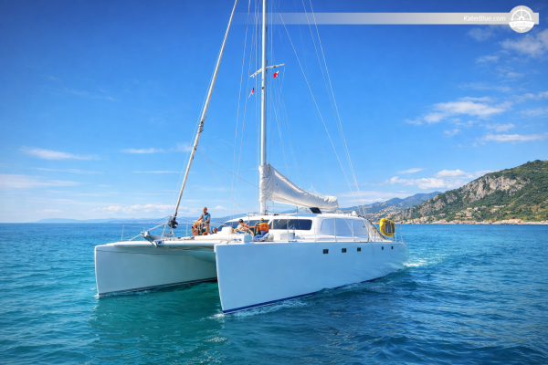 All-inclusive luxury catamaran half day tour in Ensenada, Mexico
