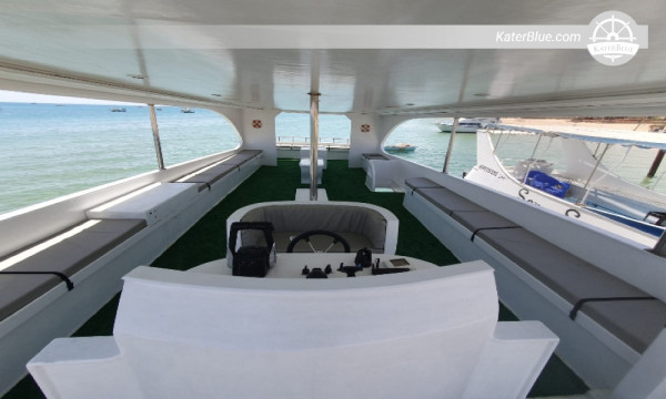 Noleggio privato di uno yacht a motore di 63 piedi con equipaggio per 10 ore, con partenza dal Sadat Marina di Ain El Sokhna – Crociera con nuoto, pesca e barbecue nella barriera corallina del Mar Rosso per 10 persone.