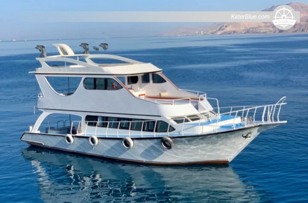 10-satni privatni najam luksuzne motorne jahte od 62 stope s posadom iz marine Portrait Ain El Sokhna – kupanje, ribolov i roštilj na obali Crvenog mora za 10 gostiju
