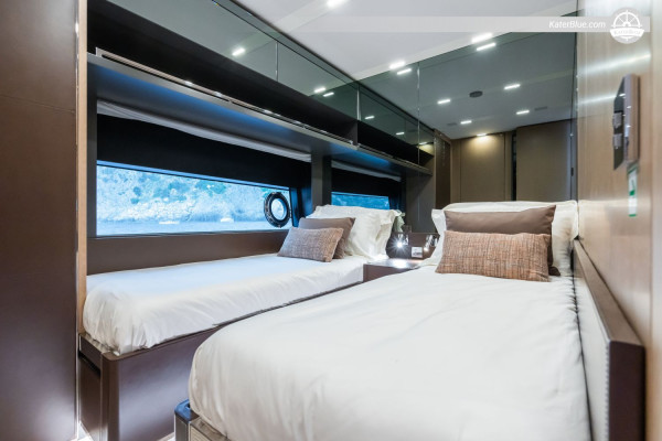 Luxury Skippered Day Yacht Charter Amalfi Capri Grottos Faraglioni Island Tour