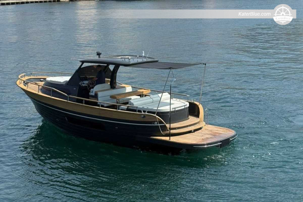 Private Amalfi Coast and Positano Day Charter from Sorrento on an 11.7m Italian Gozzo for Up to 10 Guests