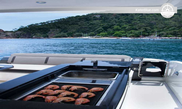 Skippered Motor Yacht Day Charter Cannes to Saint-Tropez Round Trip 8 Hours Private Riviera Experience