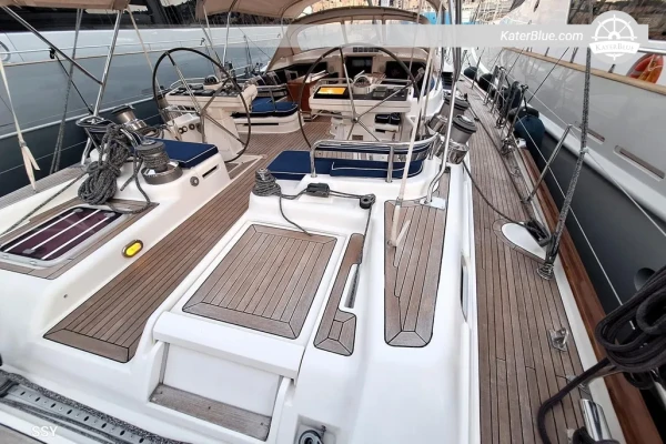Oyster 82, 2004 – 25m Bluewater Sailing Yacht – Genoa