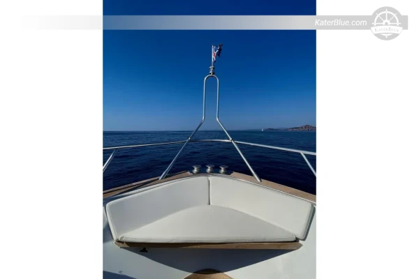 1993 Admiral 28m Aluminum Flybridge Motor Yacht for Sale in Genoa, Italy – Twin MTU 2000HP, 4 Cabins + Crew
