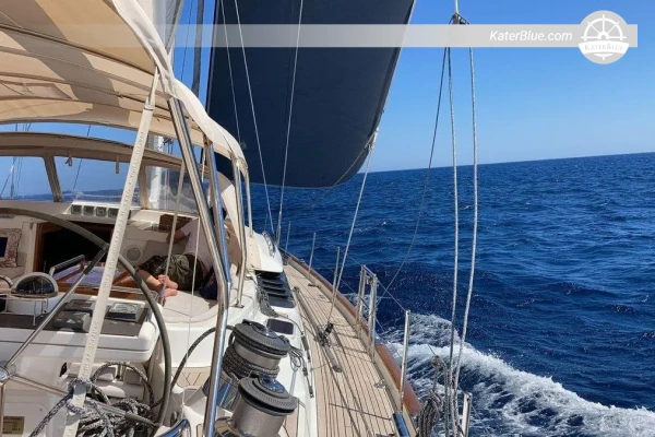 Oyster 82, 2004 – 25m Bluewater Sailing Yacht – Genoa