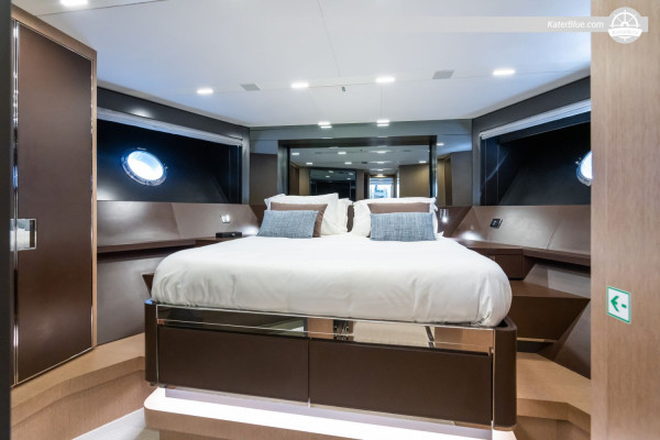 Luxury Skippered Day Yacht Charter Amalfi Capri Grottos Faraglioni Island Tour