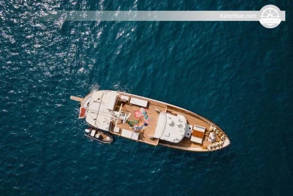 1981 Vripack Doggersbank 20 21.06m Steel Displacement Yacht for Sale in Genova – Long Range 3,500nm, 4 Cabins