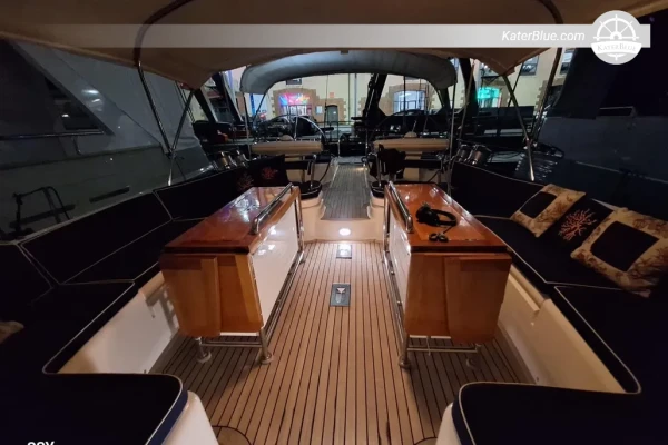 Oyster 82, 2004 – 25m Bluewater Sailing Yacht – Genoa