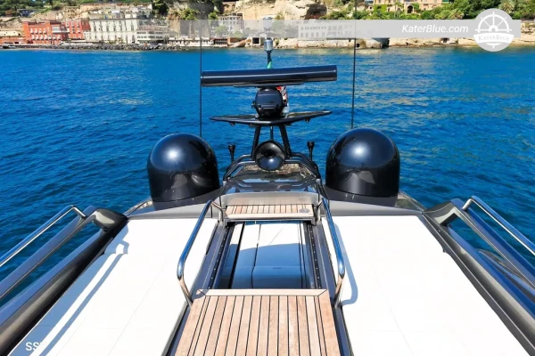 Pershing 74, 2014 – 22.6m Motor Yacht – 3 Cabins – Naples