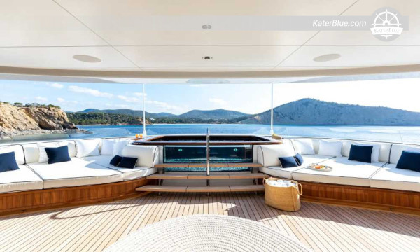 13-Day Feadship 317ft Fully Crewed Gulf Cruise from Muscat through UAE, Qatar, Bahrain and Saudi Arabia