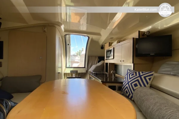 Monterey 295 Sport Yacht 2015 for Sale – 9.3m Cruiser, 2 Cabins, Boca Raton, Florida