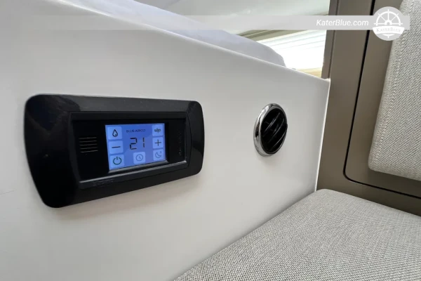F33 2026 for Sale – 10.6m Dual Console, 1 Cabin, Miami, Florida