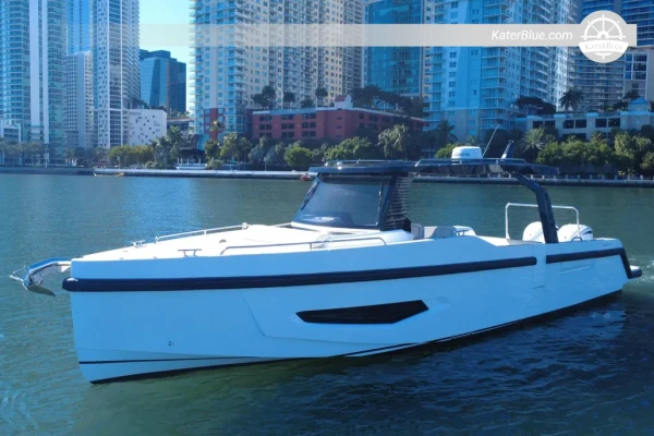F33 2026 for Sale – 10.6m Dual Console, 1 Cabin, Miami, Florida