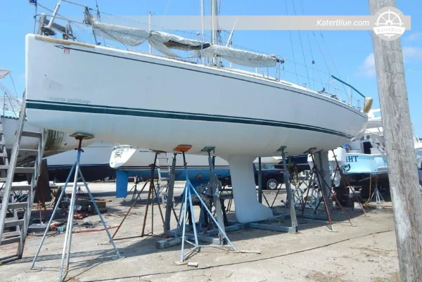 2003 Heinritz 38 C/R Sailboat for Sale in Beaufort – 11.58m Custom Racer Cruiser, 2 Cabins, Performance Project Yacht
