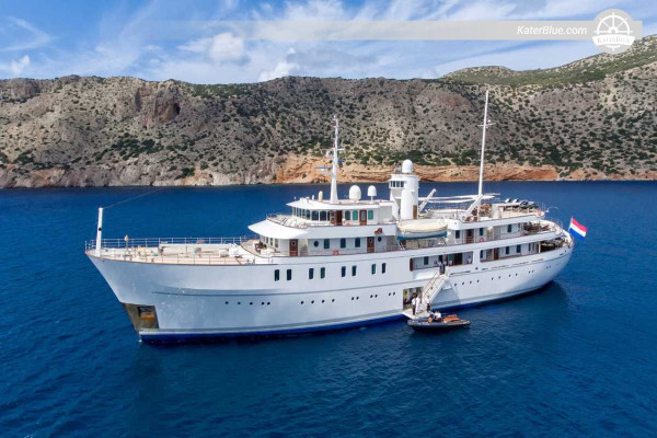 16-Day Luxury Yacht Charter from Brest to Barcelona, Saint-Tropez, Cannes, Genoa and La Spezia on a Fully Crewed 70m Yacht
