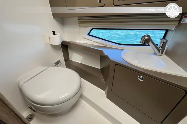 F33 2026 for Sale – 10.6m Dual Console, 1 Cabin, Miami, Florida