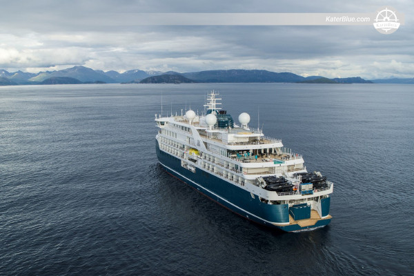 15-Day South Georgia and Antarctic Peninsula Expedition Cruise from Ushuaia with Wildlife and Historic Exploration